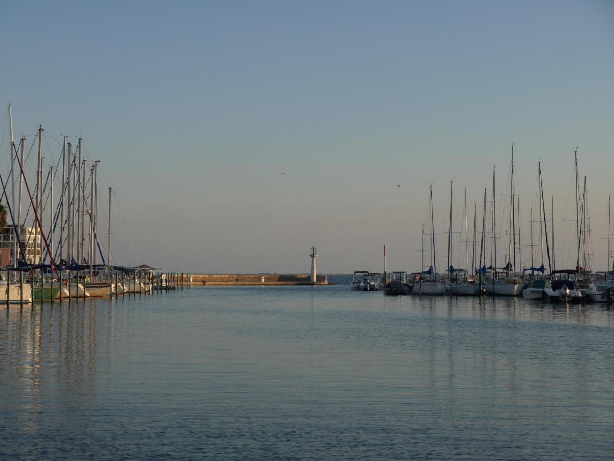 Studio les pieds dans l'eau agréable en toutes saisons 4 couchages piscine - vue magnifique et rare - Les argonautes - Ile des pêcheurs Agde Extérieur photo